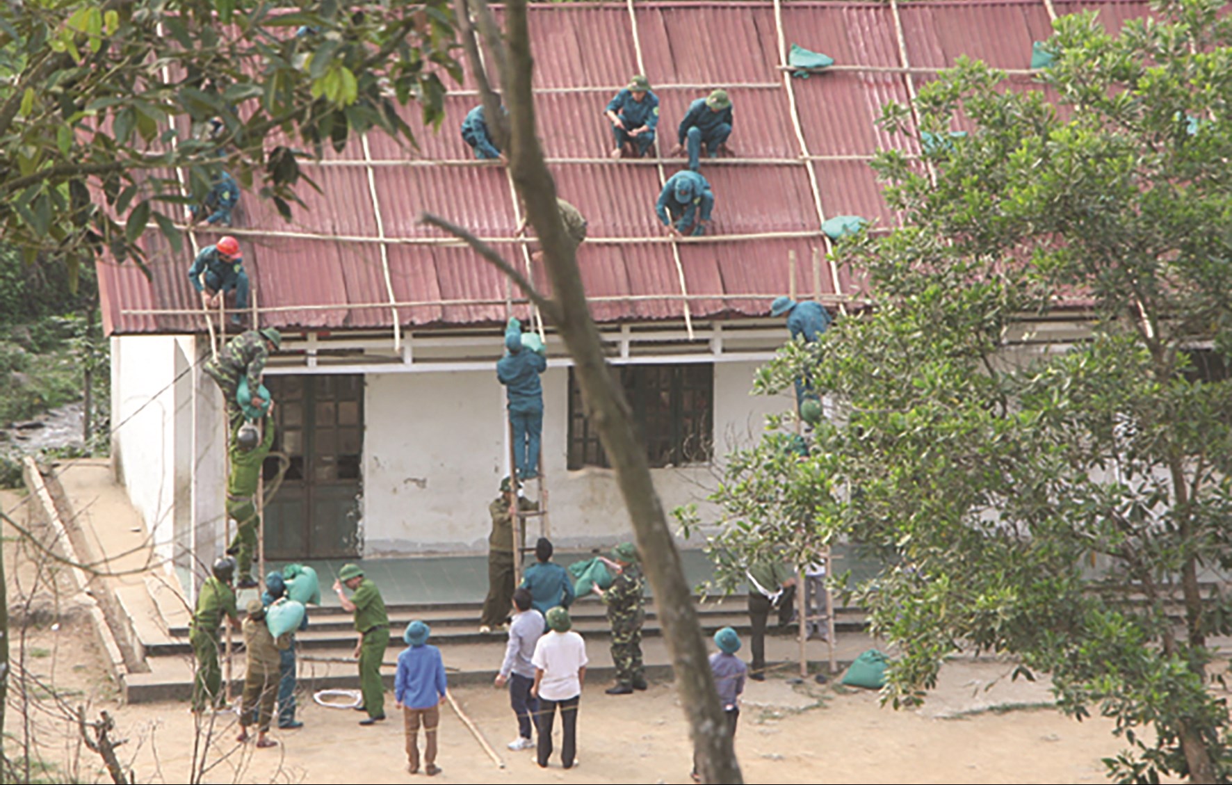 Mô hình chằng néo mái nhà ở xã Tân Bắc, huyện Quang Bình (Hà Giang) phát huy hiệu quả