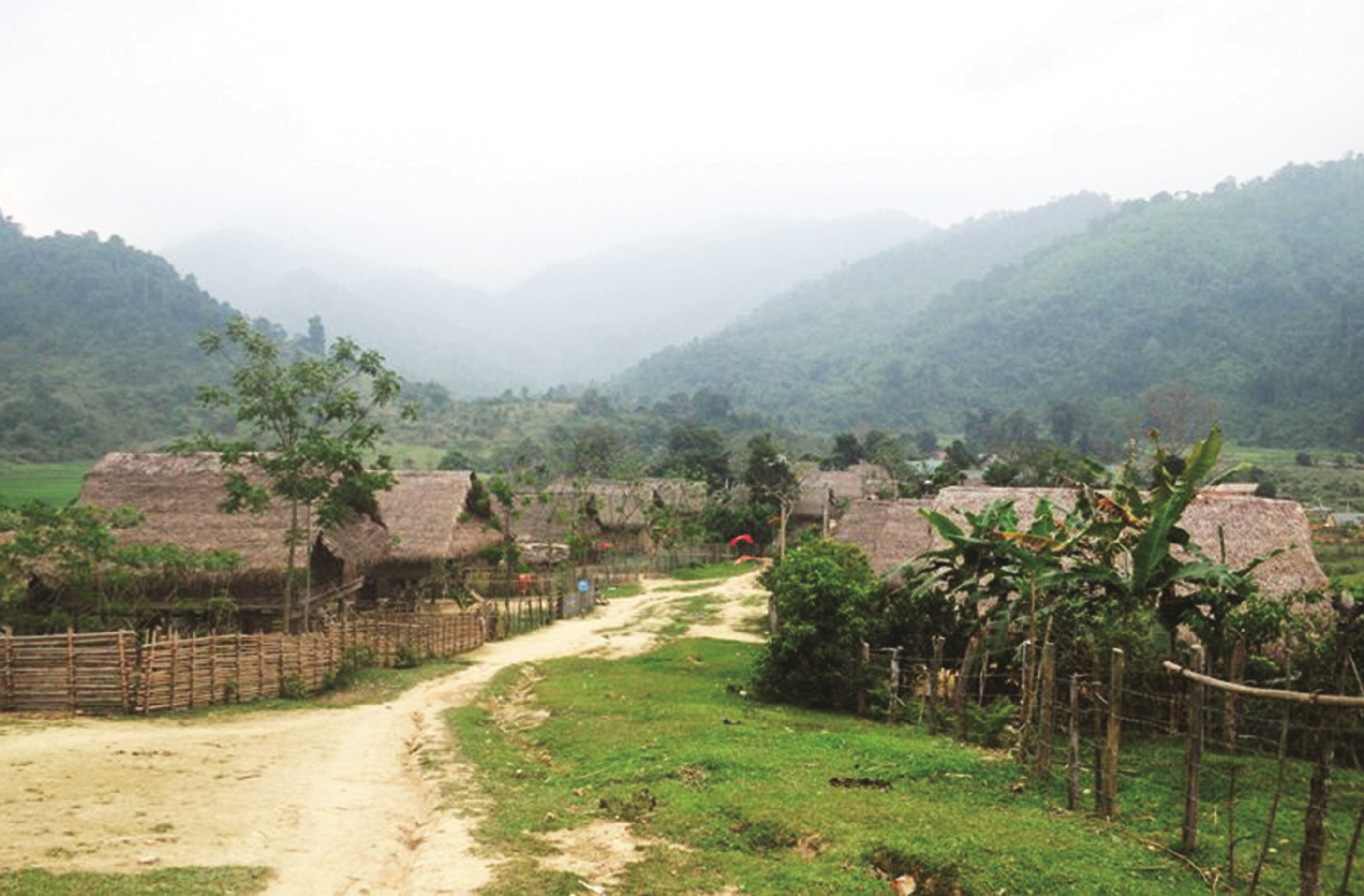 Một góc bản làng của người Đan Lai ở xã Môn Sơn