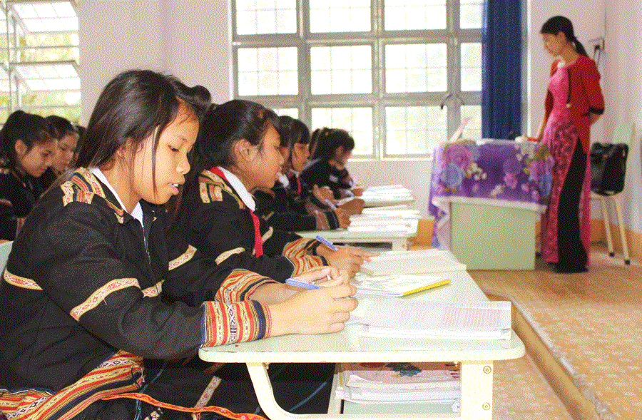 Nhiều giáo viên người DTTS cho rằng, việc phải học, thi để có chứng chỉ tiếng DTTS là không cần thiết. (Trong ảnh: Một lớp học tại huyện Mang Yang, tỉnh Gia Lai)
