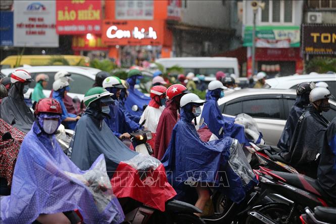 Thủ đô Hà Nội có mây, đêm có mưa rào và dông rải rác, ngày có mưa rào và dông vài nơi. Ảnh: TTXVN 