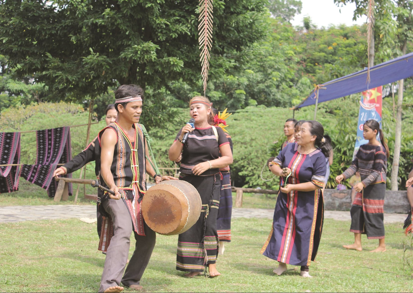 https://images.baodantoc.vn/uploads/2020/Th%C3%A1ng%209/Ng%C3%A0y_15/2%20%2816%29.jpg