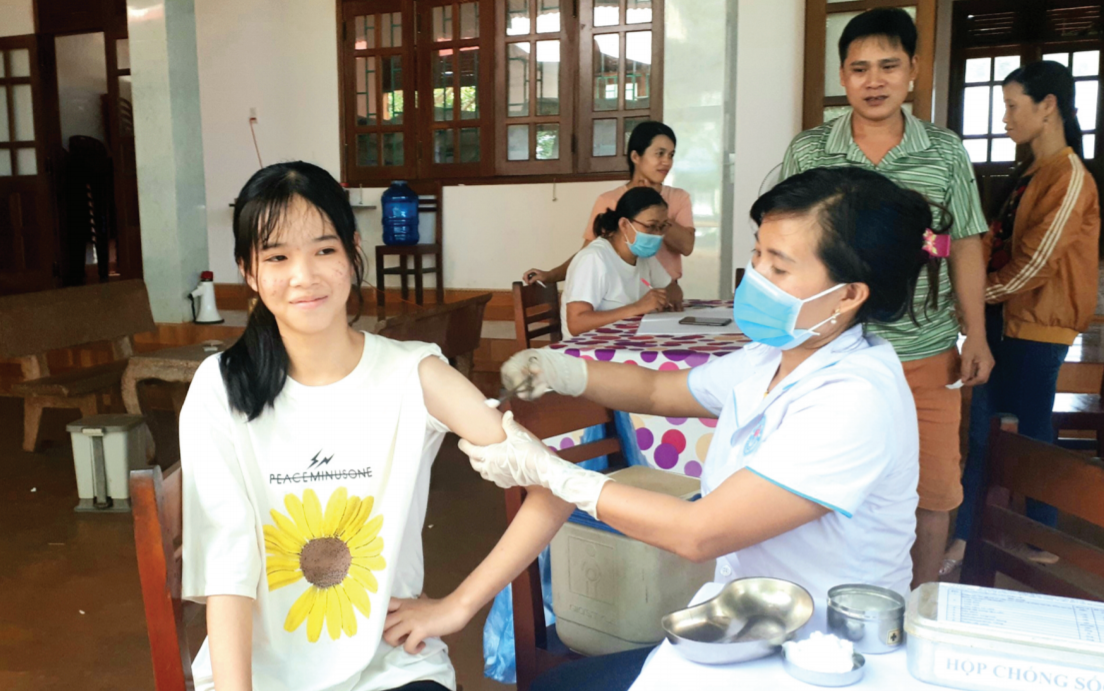 Tiêm Vacxin phòng bệnh bạch hầu đợt 2 tại xã Ia O, huyện Ia Grai