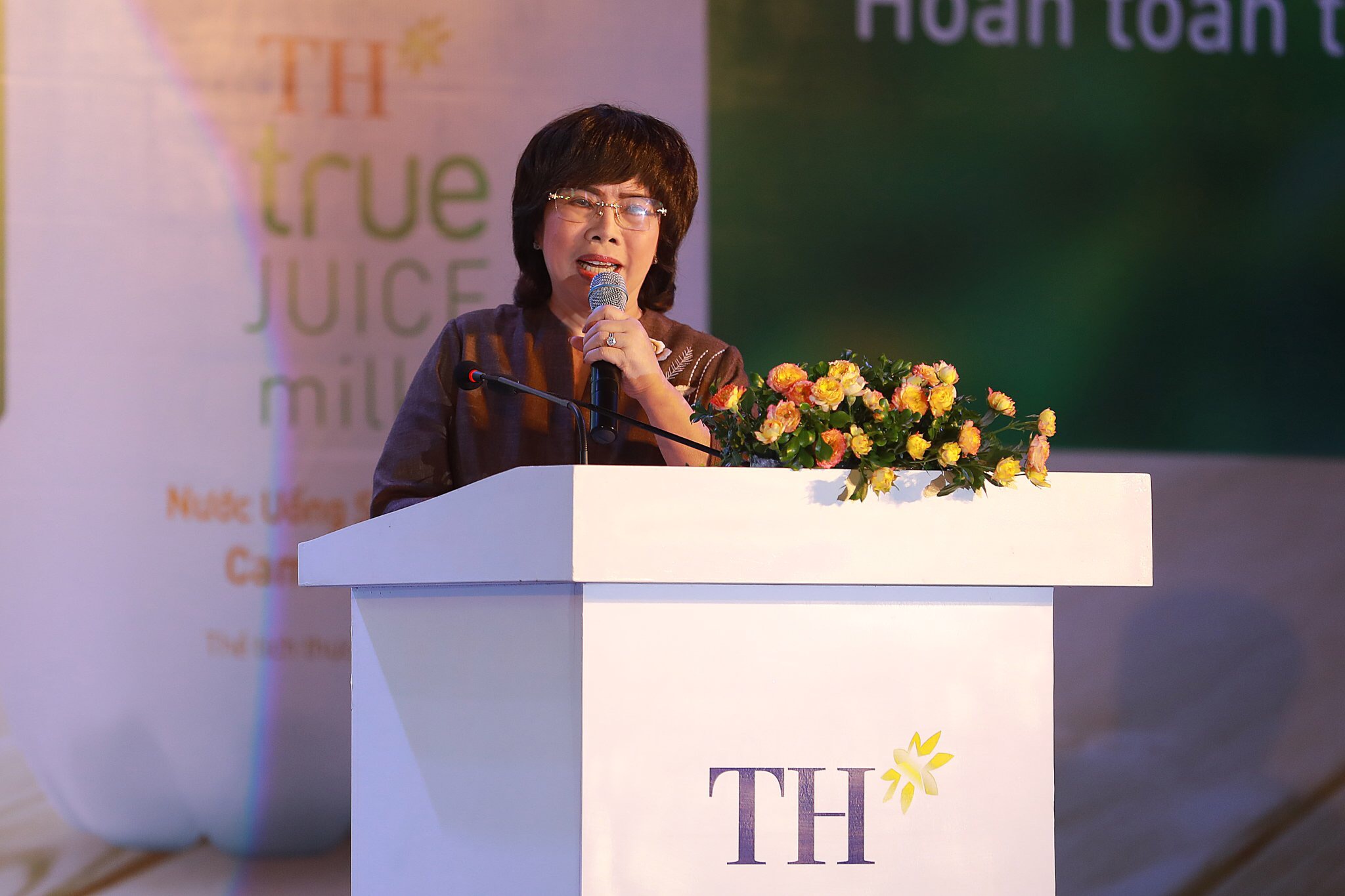 Bà Thái Hương, Chủ tịch Hội đồng chiến lược Tập đoàn TH phát biểu tại buổi Lễ