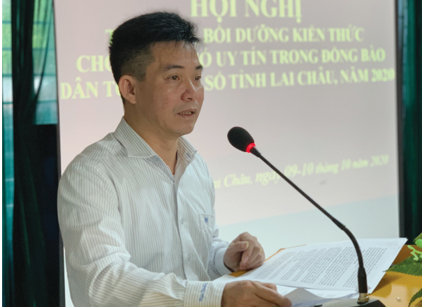 Ông Hoàng Bình Nhưỡng, Phó Trưởng Ban Dân tộc tỉnh Lai Châu, phát biểu khai mạc Hội nghị