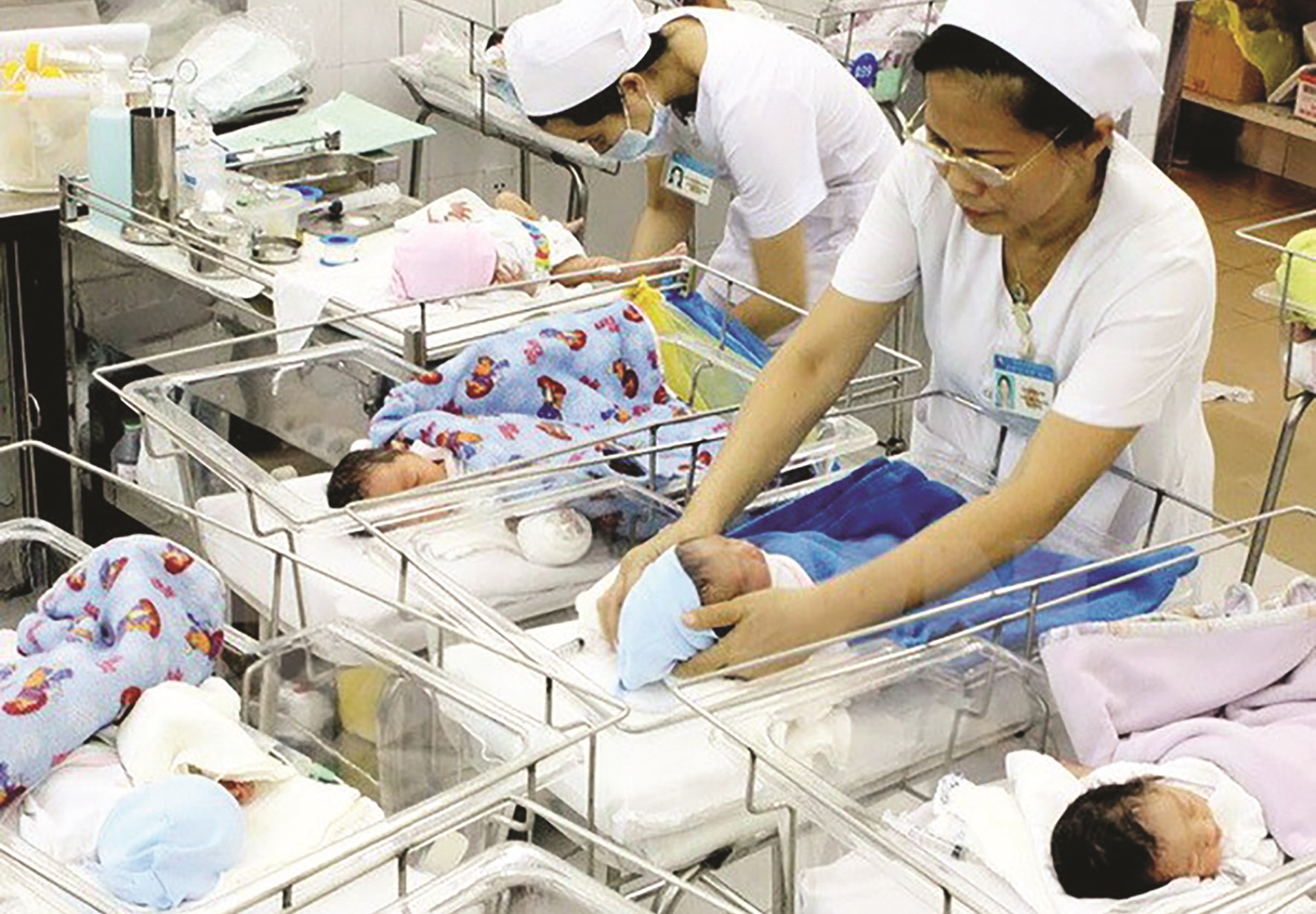 Tỷ số mất cân bằng giới tính khi sinh ở Việt Nam ở mức cao. Ảnh TL