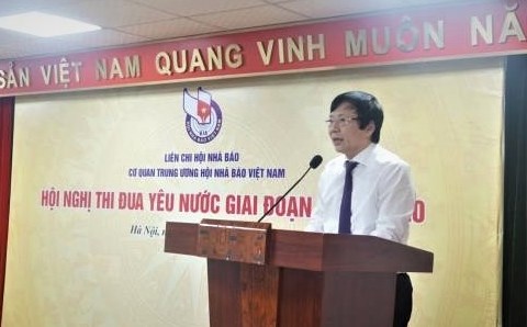 Phó Chủ tịch Thường trực Hội Nhà báo Việt Nam Hồ Quang Lợi phát biểu tại Hội nghị tổng kết phong trào thi đua yêu nước giai đoạn 2015-2020.