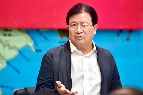 Phó Thủ tướng Trịnh Đình Dũng yêu cầu không được chủ quan với bão số 10 - Ảnh: VGP/Đoàn Bắc