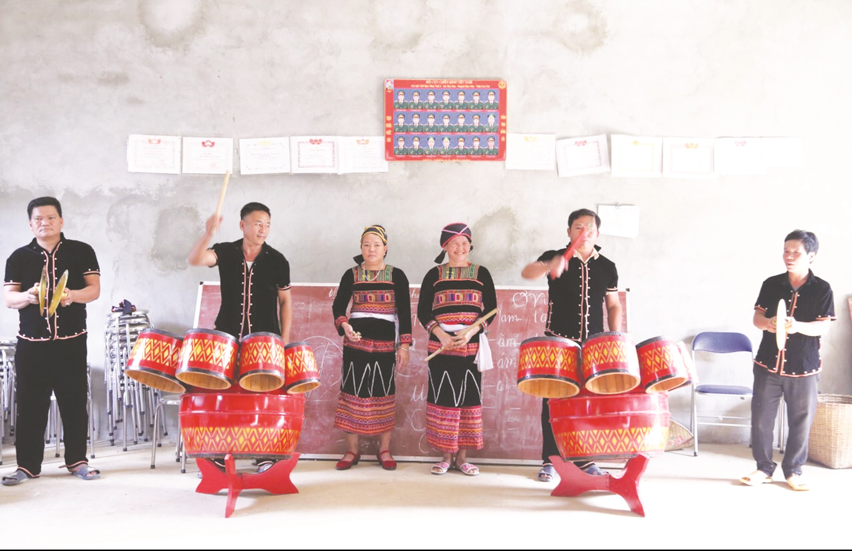 Hàng chục lớp học múa, hát cho đồng bào dân tộc Bố Y, Phù Lá đã và đang được triển khai trên địa bàn tỉnh Lào Cai.
