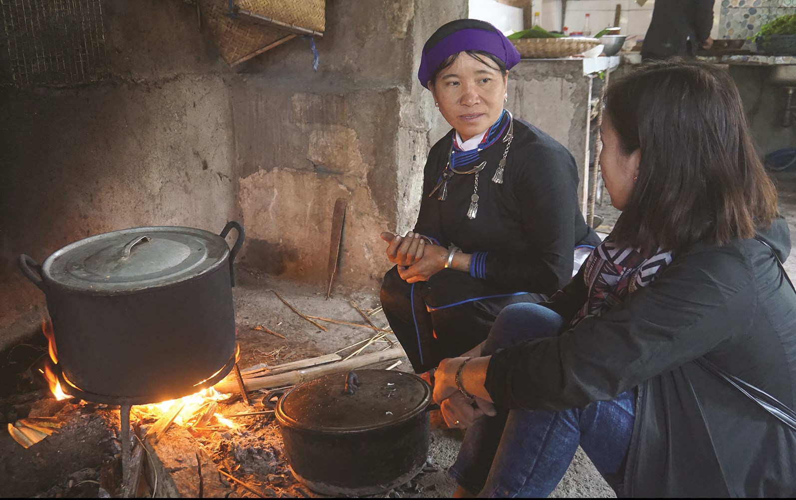 Khách du lịch rất thích tìm hiểu những nét văn hóa đặc sắc của đồng bào các DTTS ở vùng cao Lào Cai