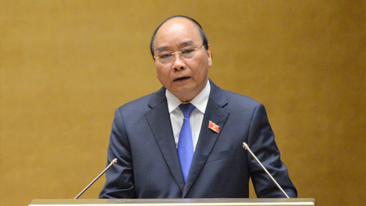 Thủ tướng Nguyễn Xuân Phúc trả lời chất vấn của Đại biểu Quốc hội trên Hội trường, sáng 10/11. Ảnh: Quốc hội