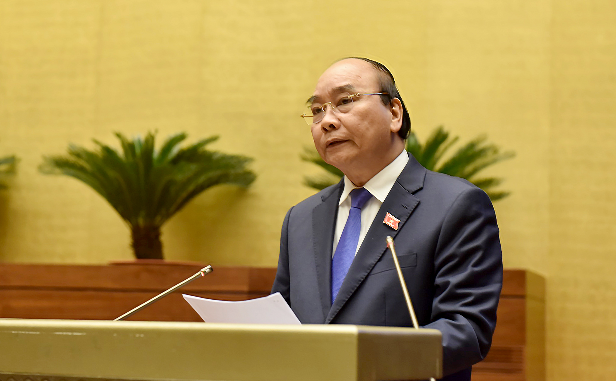 Thủ tướng Chính phủ Nguyễn Xuân Phúc làm rõ thêm một số vấn đề liên quan thuộc trách nhiệm của Chính phủ và trực tiếp trả lời chất vấn của đại biểu Quốc hội. 