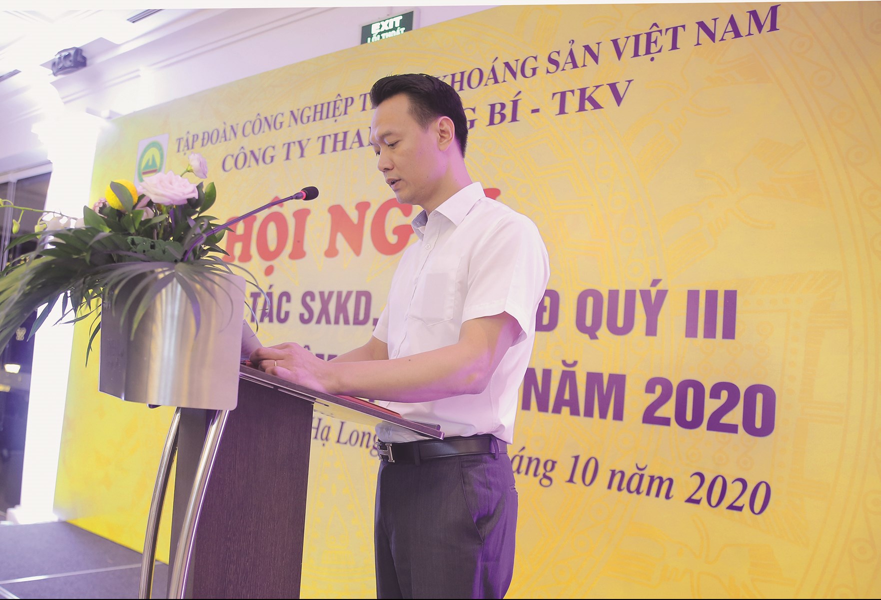  Ông Phạm Hồng Thái, Bí thư Đảng ủy, Giám đốc Công ty Than Uông Bí tại buổi sơ kết 9 tháng đầu năm