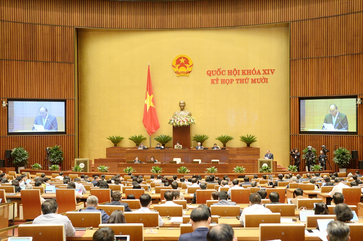 Thủ tướng Chính phủ Nguyễn Xuân Phúc báo cáo trước Quốc hội sáng 10/11/2020. Ảnh: Quochoi.vn