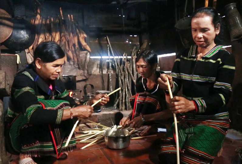 Canh thụt không chỉ là món ăn hàng ngày của đồng bào Mnông mà còn là đặc sản dùng để tiếp đãi khách quý trong các dịp lễ hội truyền thống
