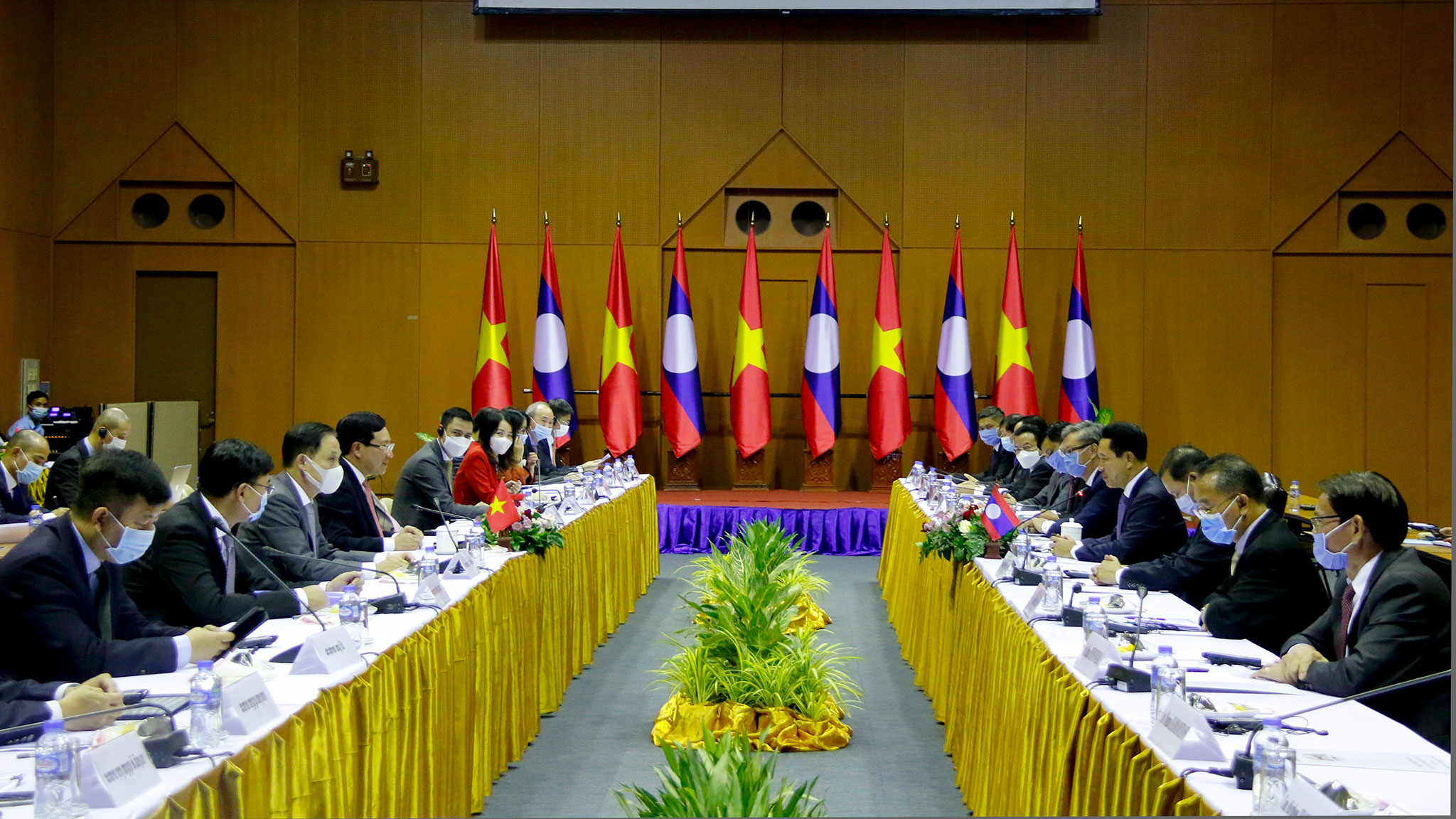 Phó Thủ tướng, Bộ trưởng Ngoại giao Phạm Bình Minh thăm chính thức Cộng hòa Dân chủ Nhân dân Lào 3