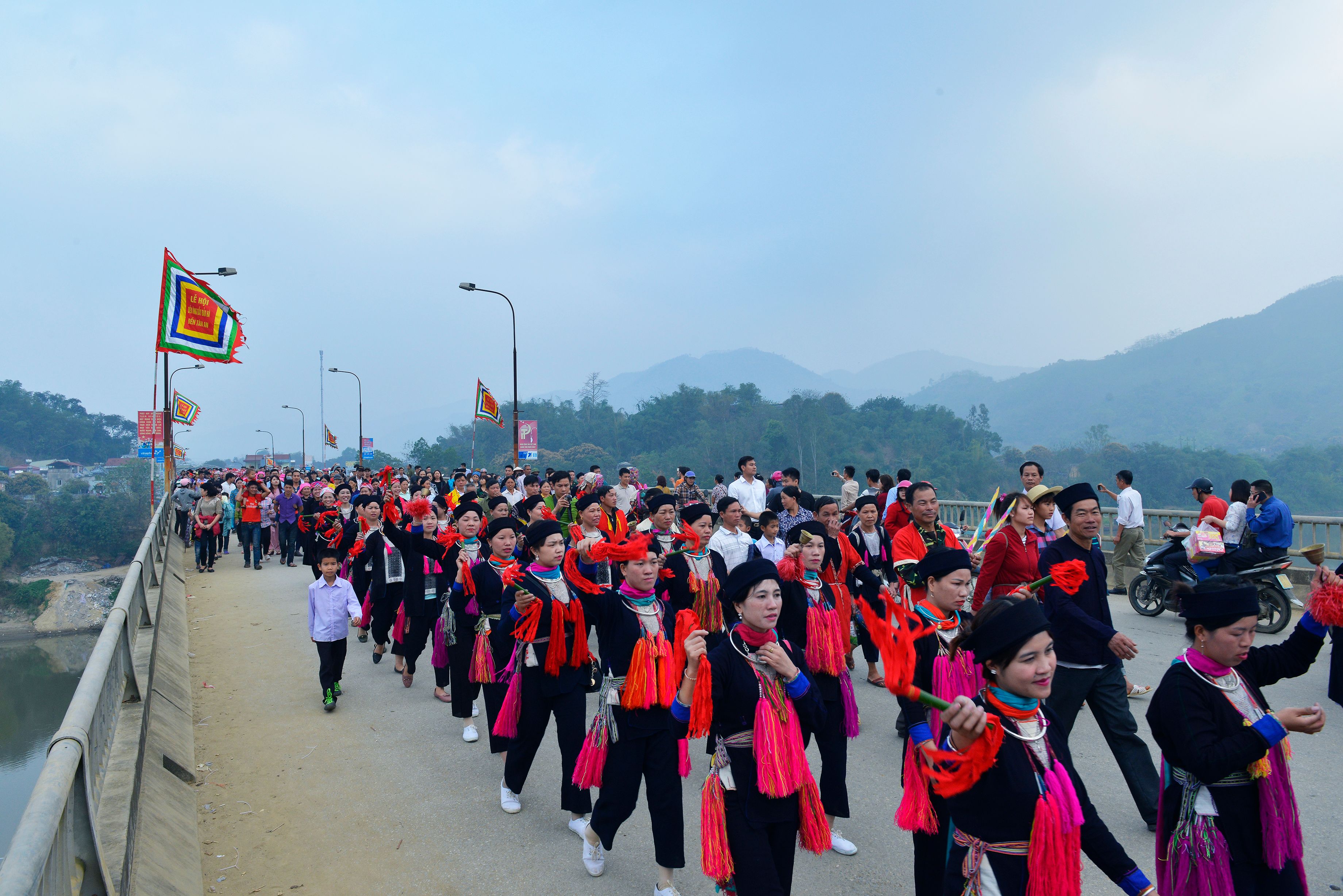  Người dân tham dự Lễ hội Đền Bảo Hà (Lào Cai) - Ảnh TL