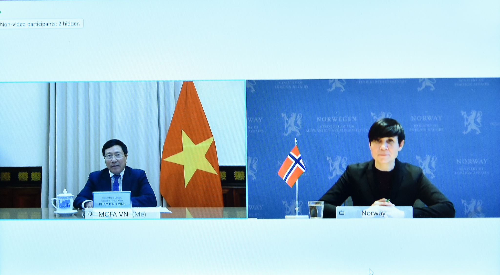 Phó Thủ tướng, Bộ trưởng Ngoại giao Phạm Bình Minh và Bộ trưởng Ngoại giao Na Uy khẳng định hai bên sẽ tiếp tục duy trì và tăng cường các cơ chế tham vấn, trao đổi phù hợp