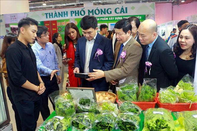 Hội chợ Chương trình “Mỗi xã, phường một sản phẩm” (OCOP) Quảng Ninh năm 2020. Ảnh: Đức Hiếu/TTXVN