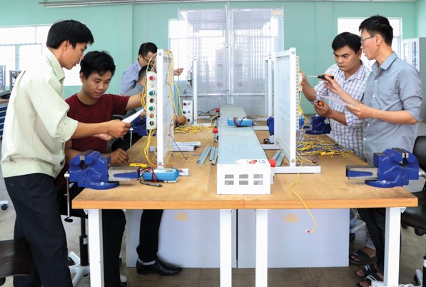 Lớp đào tạo nghề điện cho học viên tại Trường Cao đẳng Nghề Ninh Thuận.