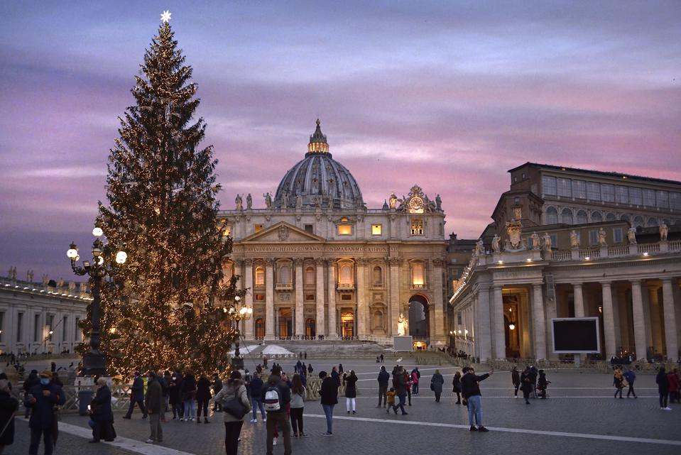 Quảng trường thánh Peter (Vatican) thưa thớt người so với mọi năm.
