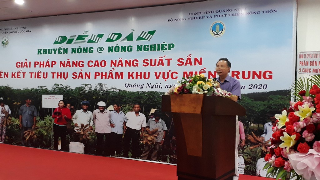 Ông Kim Văn Tiêu, Phó giám đốc Trung tâm Khuyến nông Quốc gia phát biểu khai mạc diễn đàn.