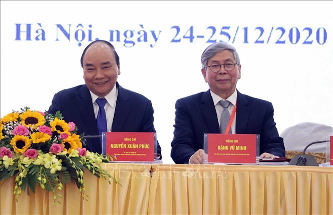 Thủ tướng Nguyễn Xuân Phúc cùng Đoàn Chủ tịch điều hành Đại hội. Ảnh: Thống Nhất/TTXVN