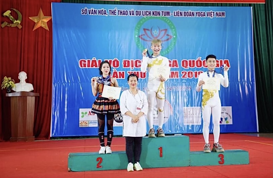Đinh Tuấn Thành giành Huy chương Vàng tại Giải vô địch Yoga toàn quốc năm 2019