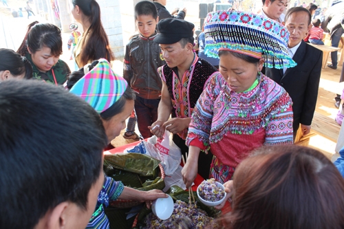 Chợ phiên vùng cao chào xuân 2021 giới thiệu nét văn hóa, phong tục tập quán của đồng bào các dân tộc Việt Nam. (Ảnh minh họa: HL)