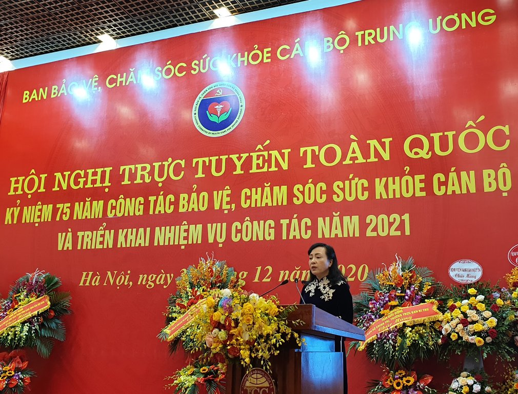 PGS.TS Nguyễn Thị Kim Tiến - Trưởng Ban Bảo vệ, Chăm sóc sức khoẻ cán bộ Trung ương phát biểu tại lễ kỷ niệm