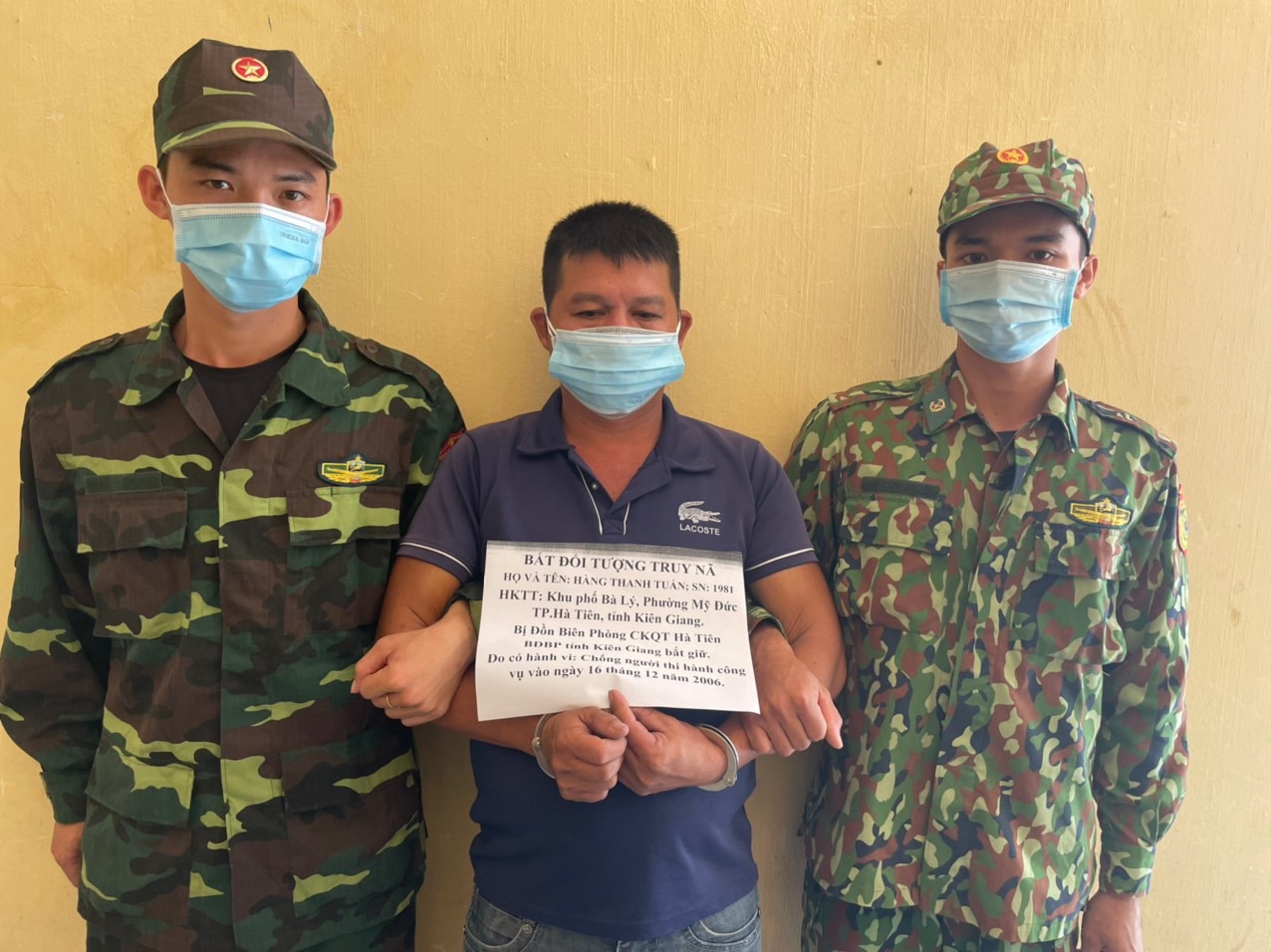 Đối tượng phạm tội về ma túy và tang vật bị BĐBP Kiên Giang bắt giữ ngày 16/6/2021.
