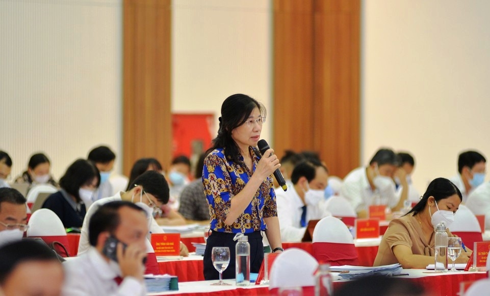 Bà Lô Thị Kim Ngân đề nghị cần có giải pháp tạo việc làm, hỗ trợ sinh kế cho lao động bị ảnh hưởng do dịch Covid -19