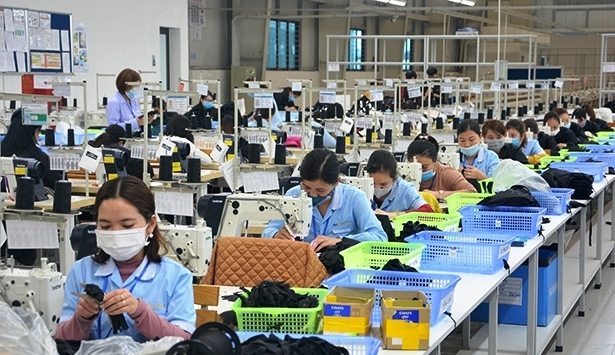 Công ty TNHH Havina Hồng Lĩnh (Hà Tĩnh) đang có nhu cầu tuyển dụng hàng ngàn lao động ngành may mặc.