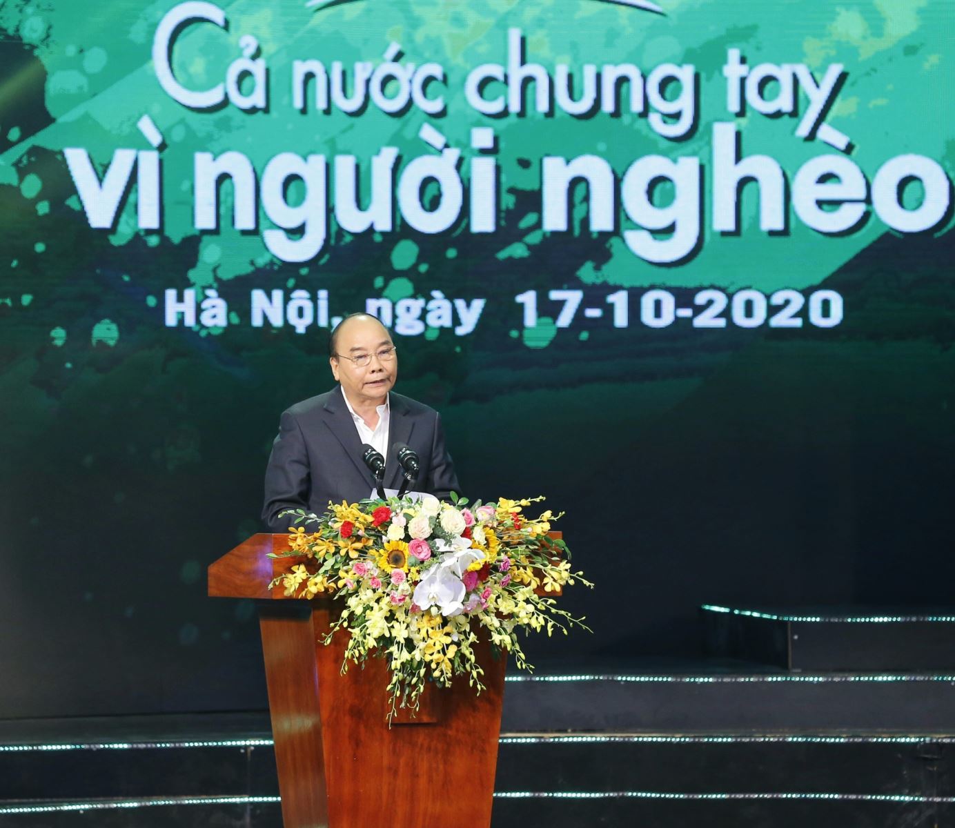 Thủ tướng Chính phủ Nguyễn Xuân Phúc phát biểu tại Chương trình "Cả nước chung tay vì người nghèo" năm 2020.
