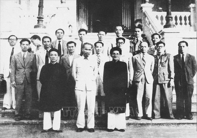 Chính phủ nước Việt Nam Dân chủ Cộng hòa được Quốc hội khoá I, kỳ họp thứ Hai (28/10 – 9/11/1946) bầu ra. Ảnh: Tư liệu TTXVN