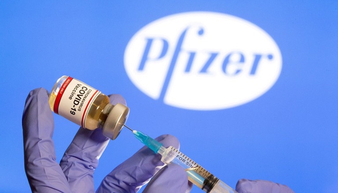 Vaccine mRNA Comirnaty COVID-19 do Pfizer/BioNTech sản xuất là loại đầu tiên được WHO phê duyệt sử dụng khẩn cấp. (Ảnh: zingnews.vn) 