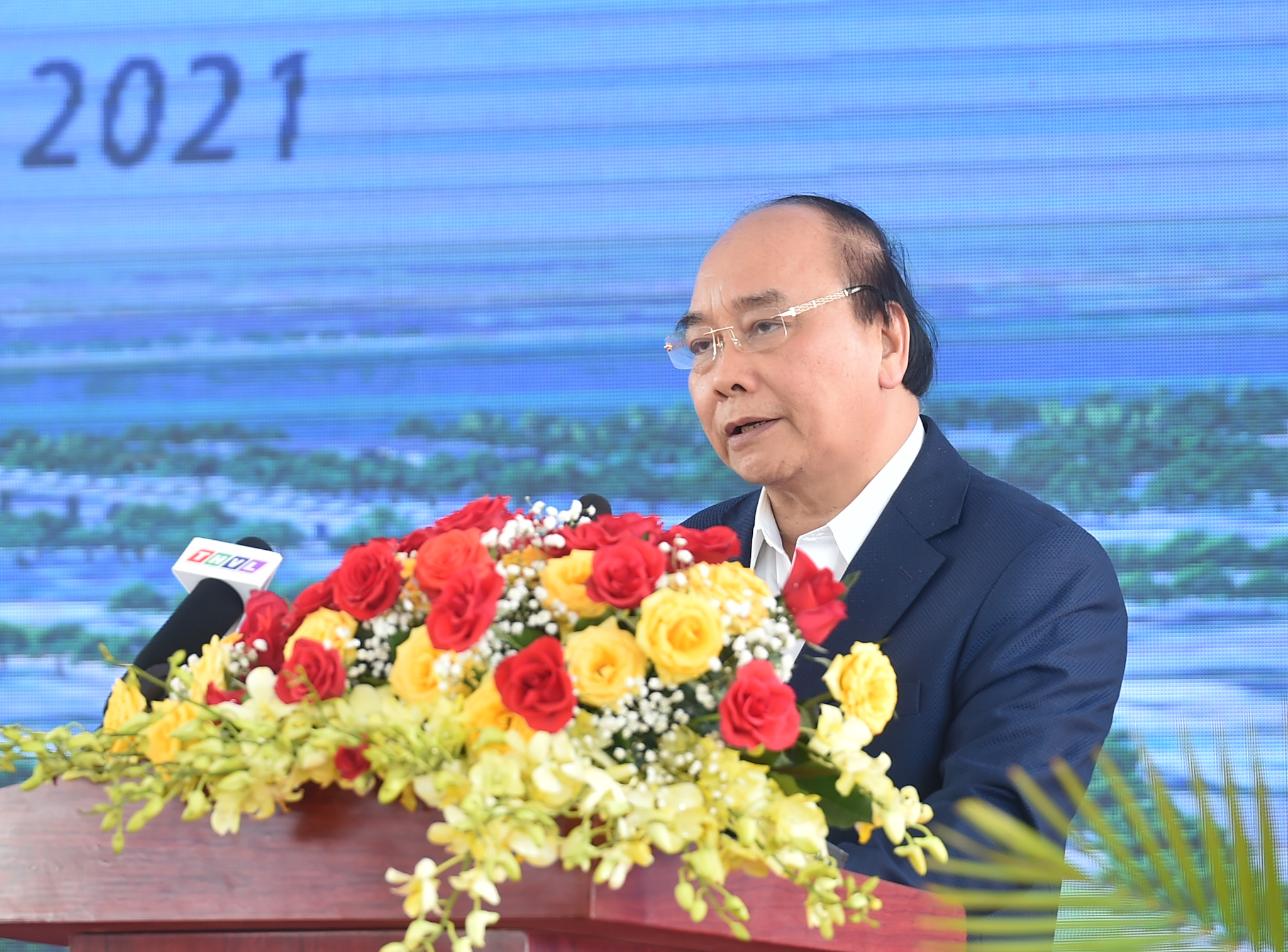 Thủ tướng Nguyễn Xuân Phúc phát biểu tại lễ khởi công - Ảnh: VGP/Quang Hiếu 