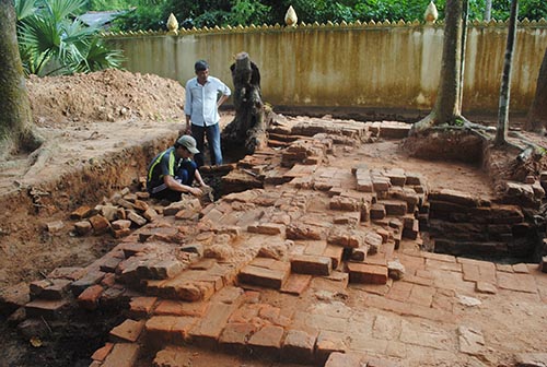 Khai quật, thám sát di tích tại chùa Chùa Kompong Thmo (chùa Lò Gạch) 