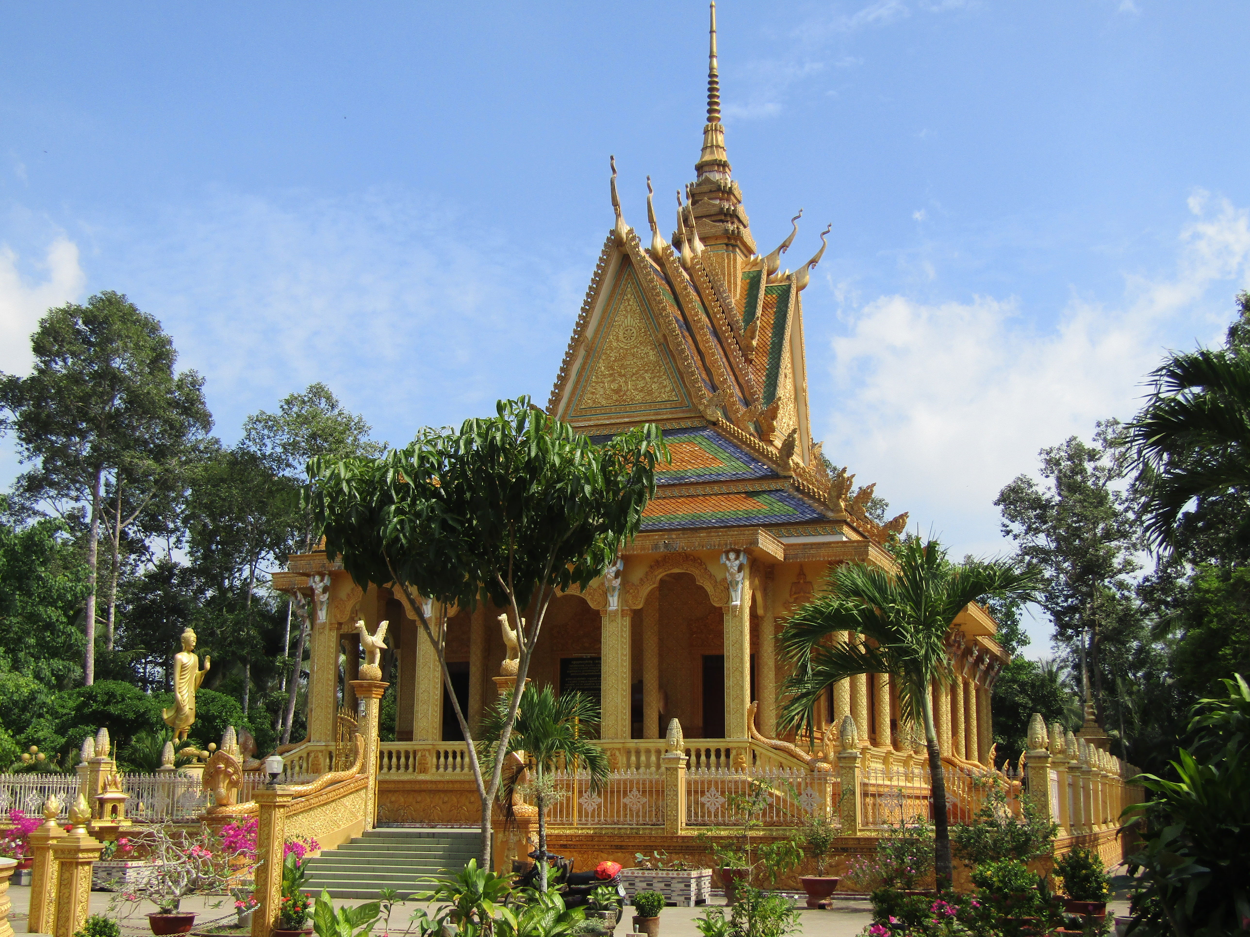 Chùa Kompong Thmo (còn gọi là chùa Lò Gạch) hiện nay.