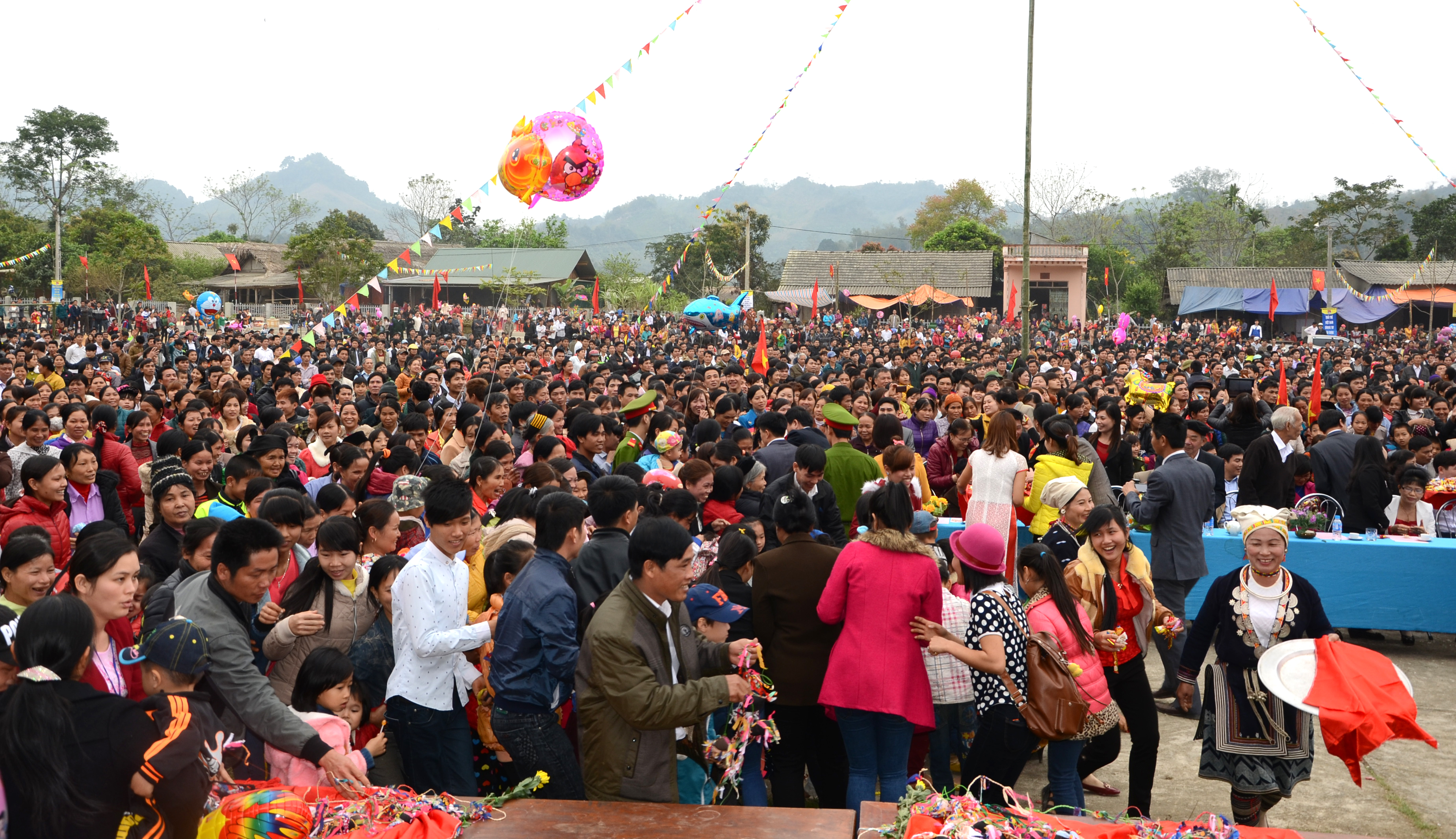 Người dân Kim Bình vào mùa lễ hội