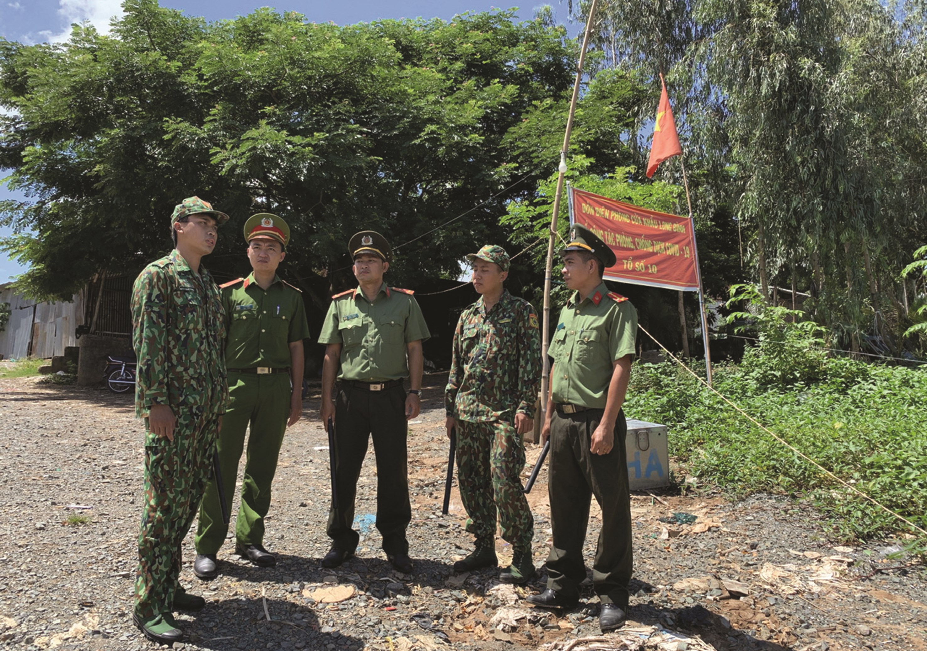Các lực lượng phối hợp tuần tra 24/24h trên địa phận Cửa khẩu Long Bình (tỉnh An Giang).