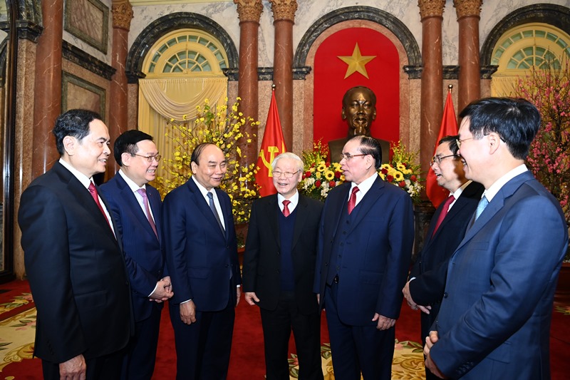 Tổng Bí thư, Chủ tịch nước Nguyễn Phú Trọng với các đồng chí lãnh đạo, nguyên lãnh đạo Đảng, Nhà nước tại buổi gặp mặt