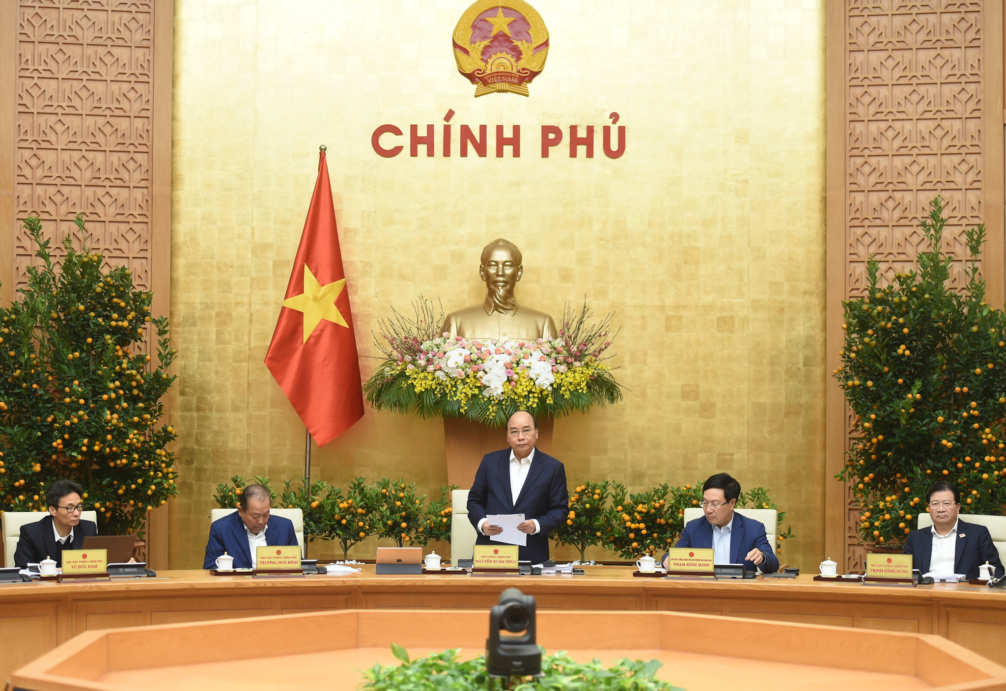 Thủ tướng Nguyễn Xuân Phúc chủ trì phiên họp Chính phủ tháng 1/2021. Ảnh: VGP/Quang Hiếu