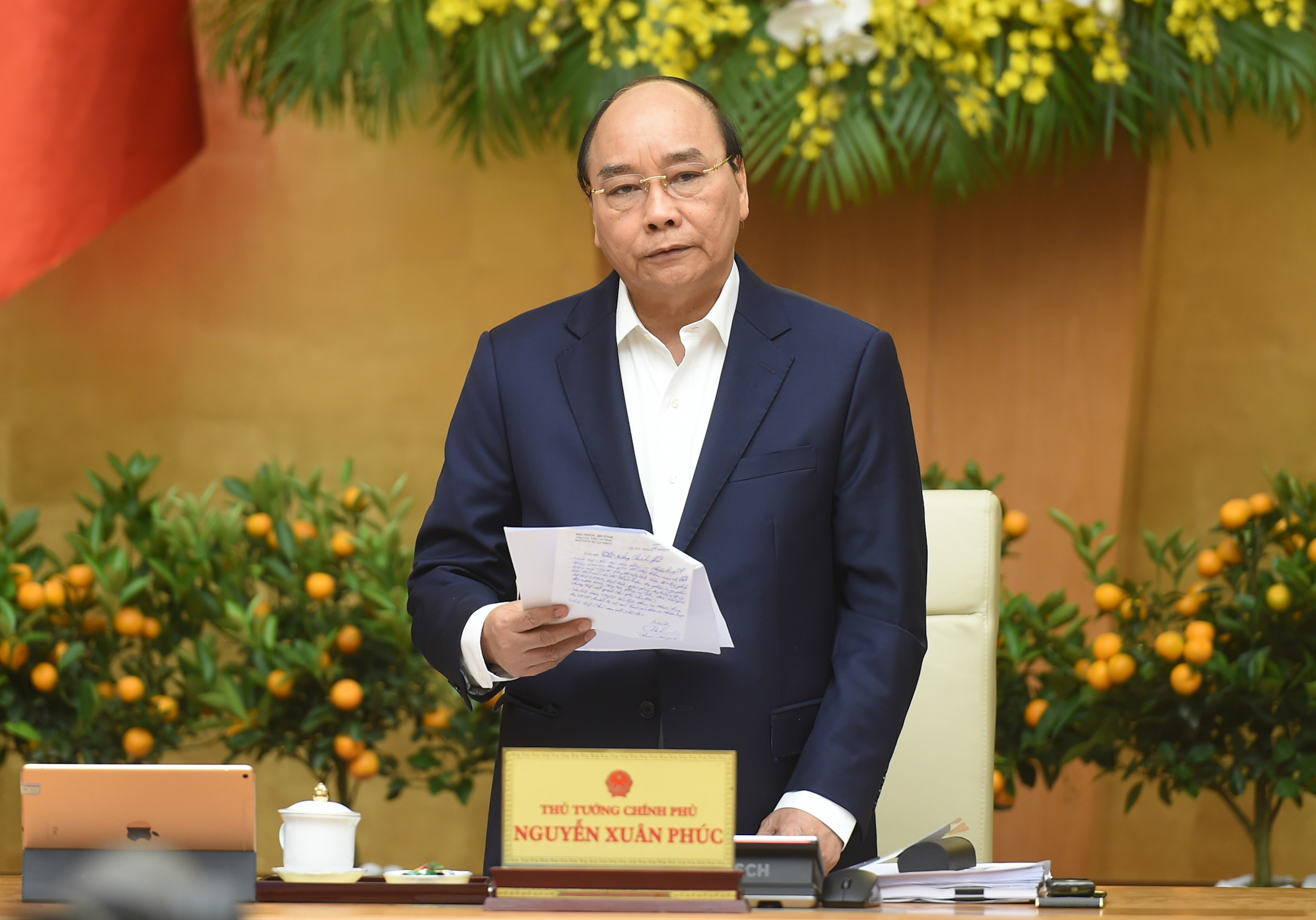 Thủ tướng Nguyễn Xuân Phúc phát biểu khai mạc phiên họp Chính phủ thường kỳ tháng 1/2021. Ảnh VGP/Quang Hiếu