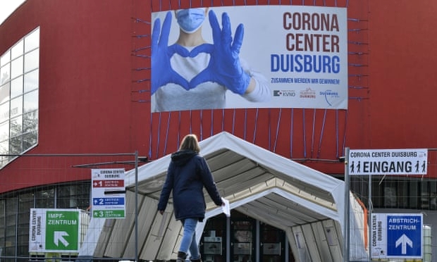 Một nhà hát ở thành phố Duisberg (Đức) được cải tạo thành một trung tâm phòng chống virus corona (Ảnh: AP)