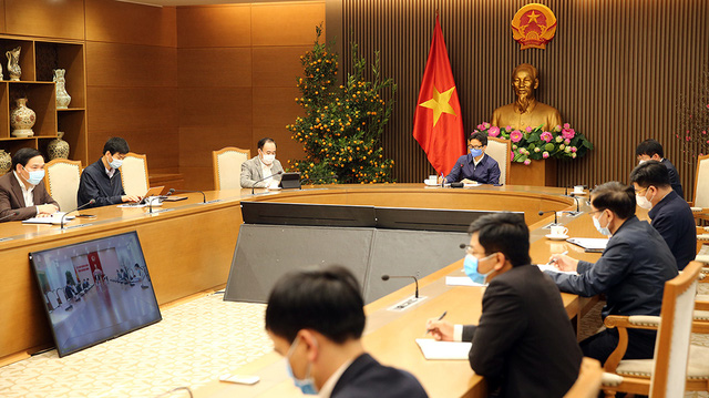 Tại cuộc họp lúc 13 giờ chiều 4/2 với Phó Thủ tướng Vũ Đức Đam, lãnh đạo tỉnh Quảng Ninh cam kết sớm kiểm soát toàn bộ các ổ dịch trên địa bàn. Ảnh: VGP/Đình Nam