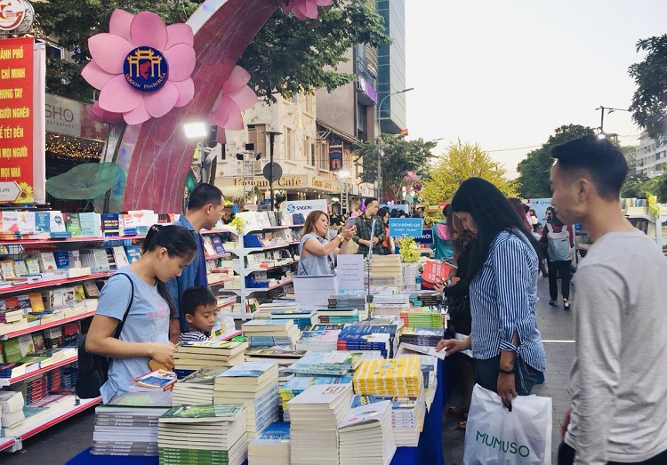Lễ hội Đường sách Tết được tổ chức tại TP. Hồ Chí Minh góp phần tuyên truyền nâng cao văn hóa đọc, tạo không gian giải trí - vui xuân cho người dân và du khách.