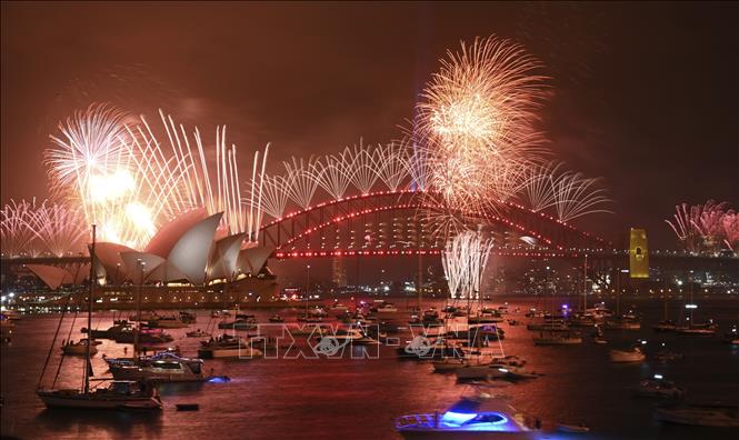Màn pháo hoa rực rỡ đón Giao thừa trên cầu cảng Sydney, Australia. Ảnh tư liệu: AFP/TTXVN