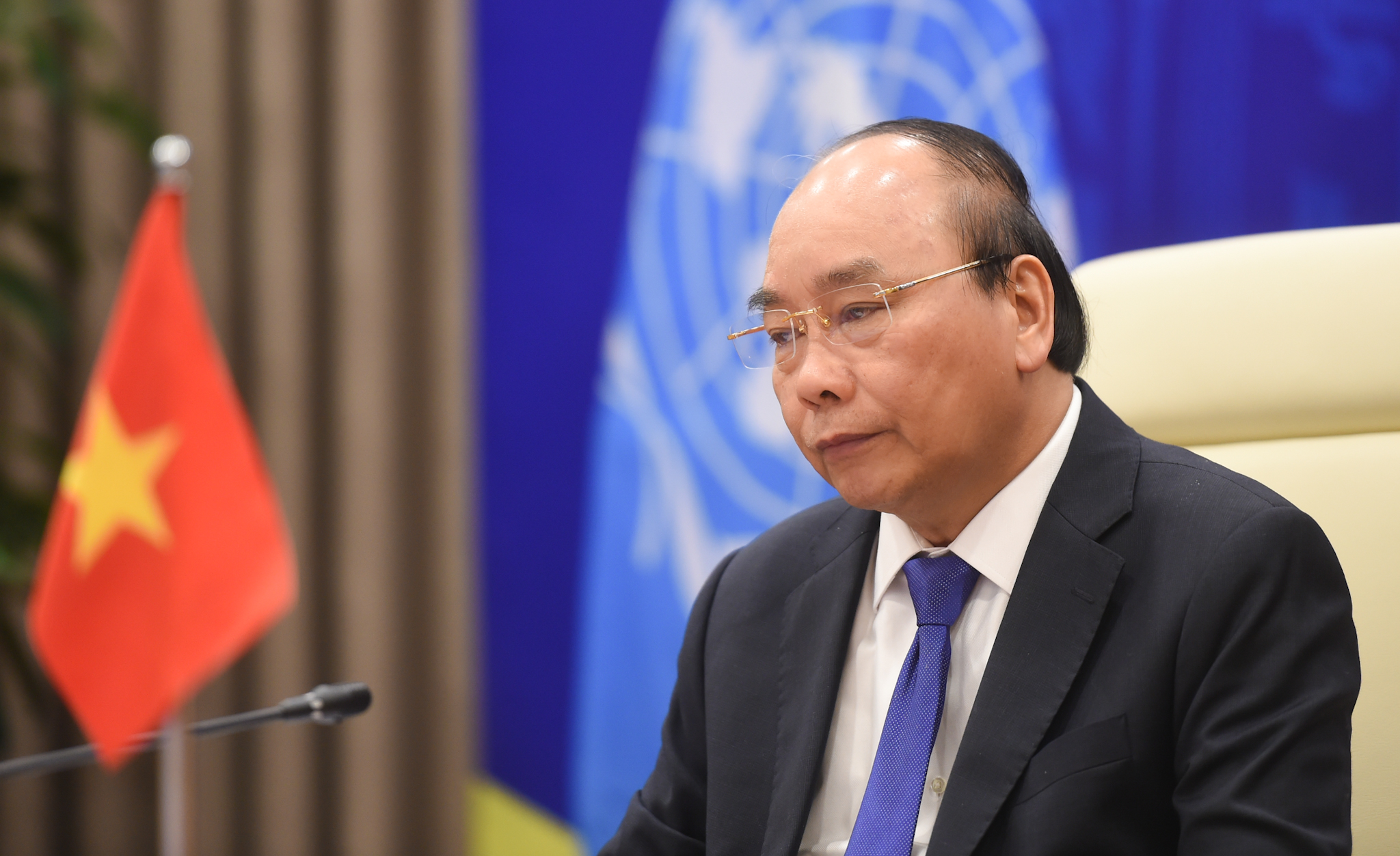 Thủ tướng Nguyễn Xuân Phúc nhấn mạnh những hậu quả nghiêm trọng đối với Trái đất và nhân loại do tác động của biến đổi khí hậu. Ảnh: VGP/Quang Hiếu