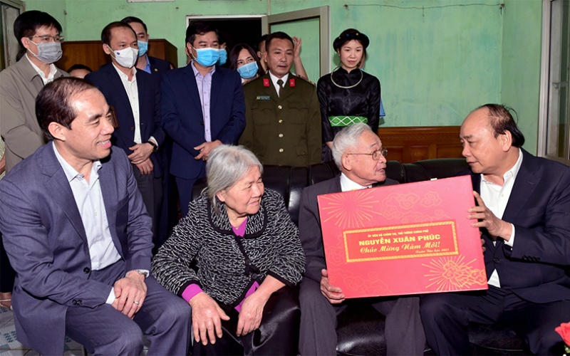 Thủ tướng Chính phủ thăm, tặng quà gia đình chính sách trên địa bàn TP. Tuyên Quang