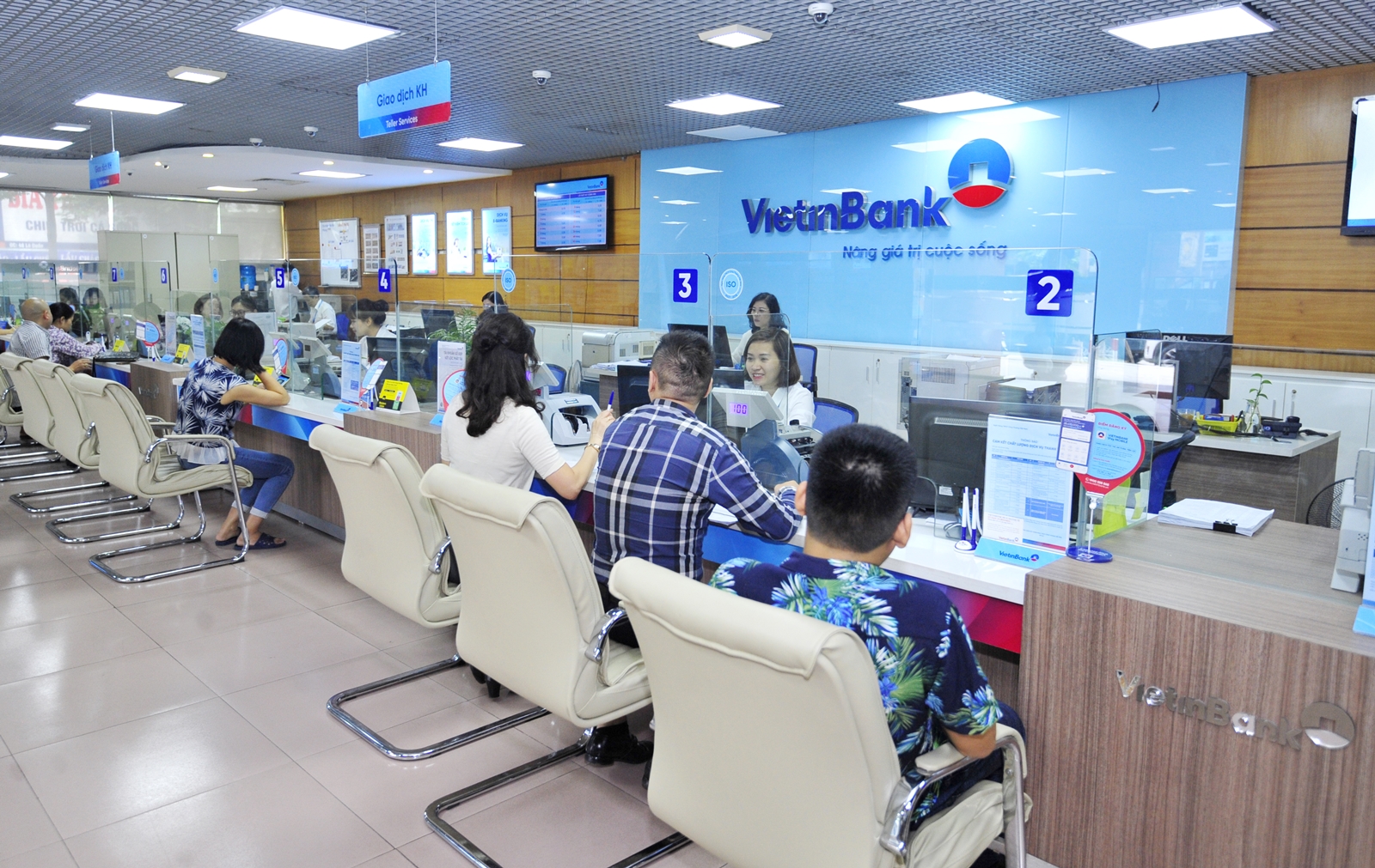VietinBank tăng 61 bậc trong bảng xếp hạng năm 2021 